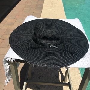 Black floppy hat