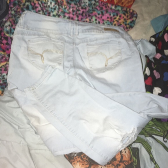 (SOLD) Light Wash Jeggings - Picture 3 of 4