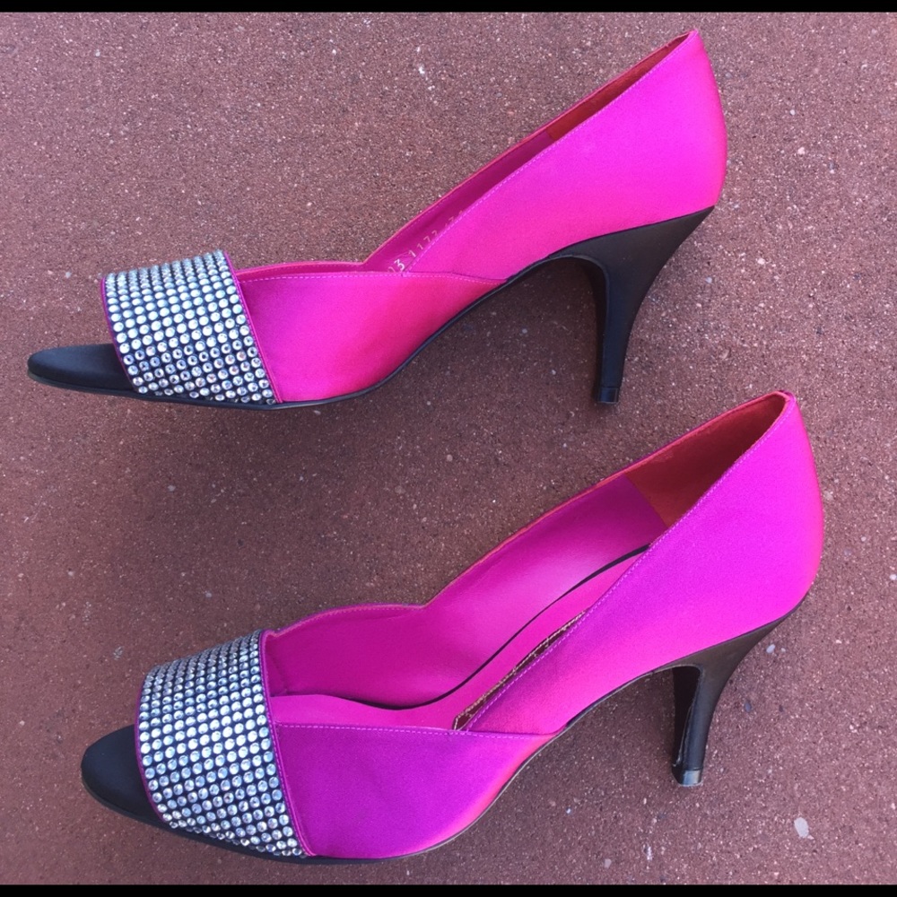Magrit satin pink pumps