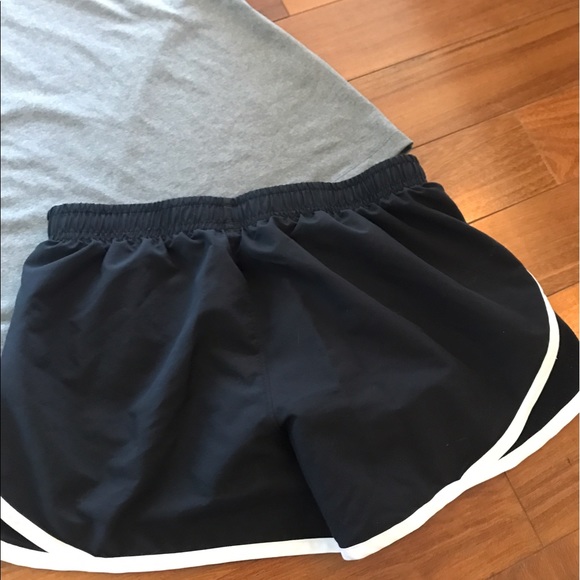 Under Armour XS lined shorts - Picture 5 of 6