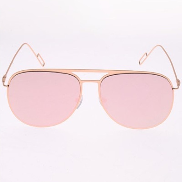 the Samantha - Rose Gold oversized Sunnies. - Picture 1 of 4