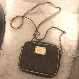 Michael Kors crossbody🌸