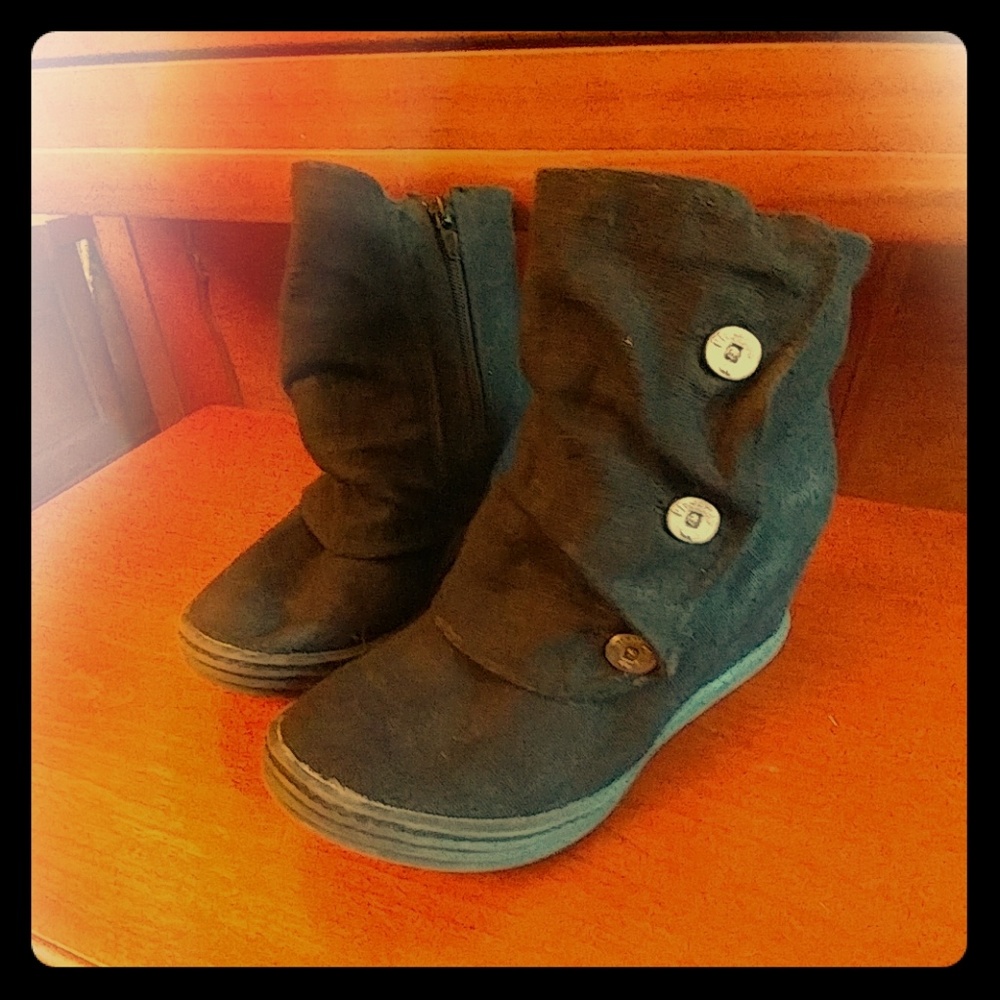 Blowfish Booties