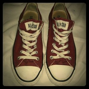 Maroon all star converse chuck taylor sneakers