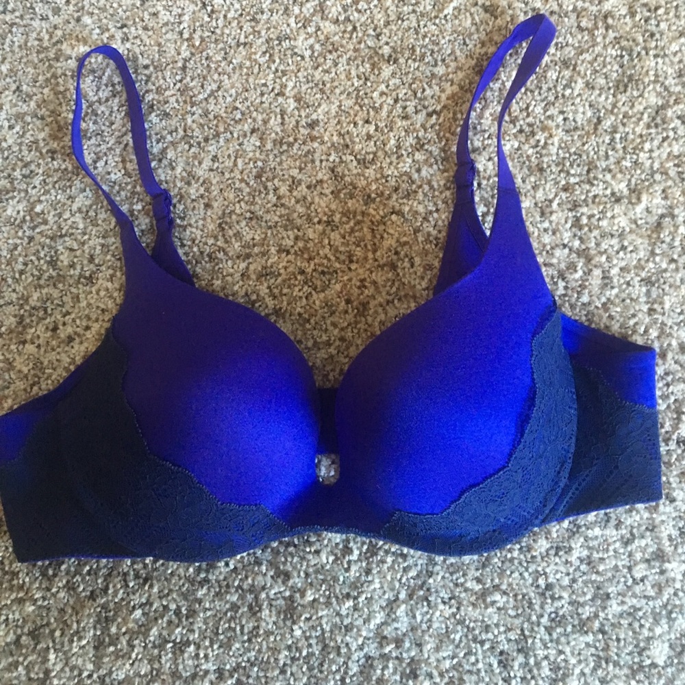 Never worn Victoria secret push up bra
