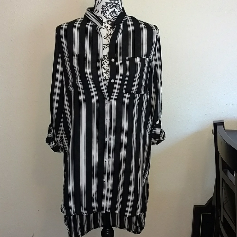 NWT high low shirt