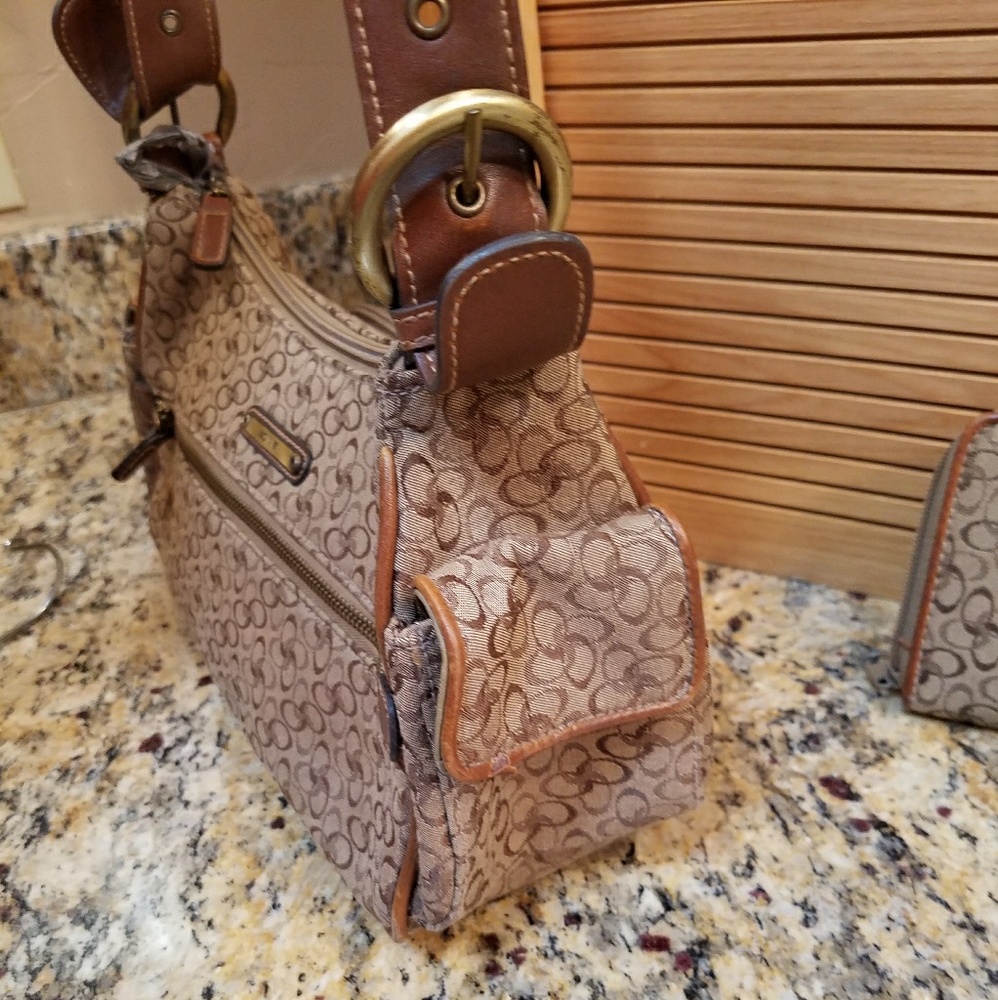 Rosetti shoulder purse & matching wallet GUC - Picture 2 of 8