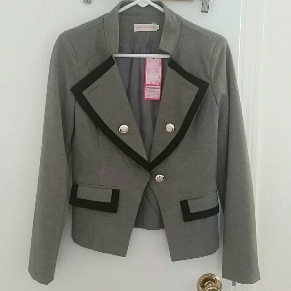 Slim cut gray blazer