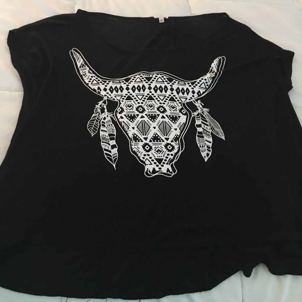 Size small bull head tee