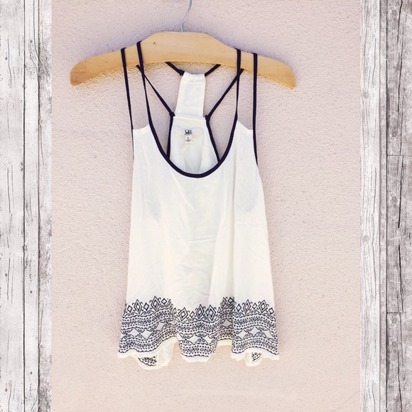 Navy and Vanilla Woven Tank - Picture 1 of 3