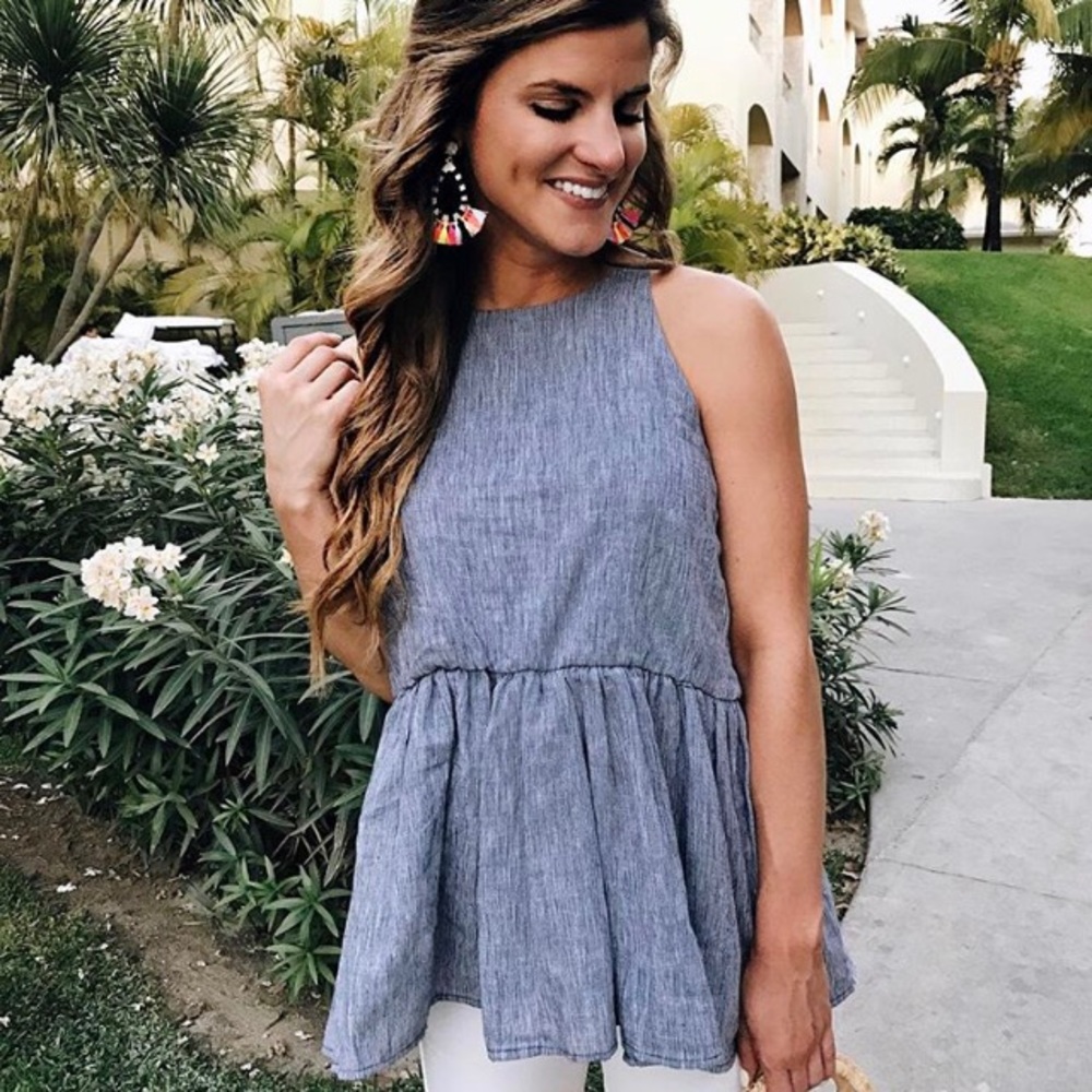 💙Adorable Levi's denim chambray top 💙