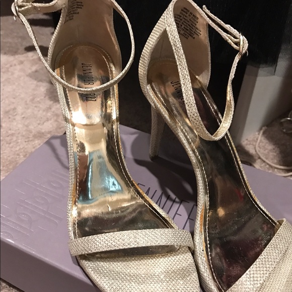 Jennifer Lopez - Picture 2 of 3