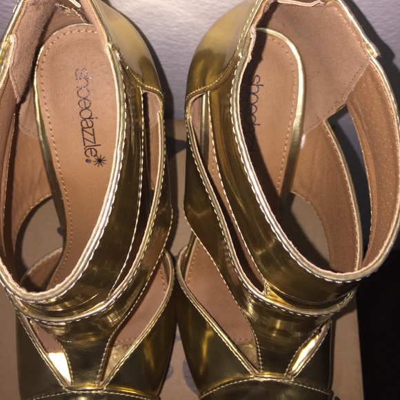 Gold High heels - Picture 4 of 4