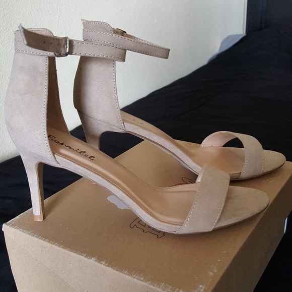 Heels - Picture 2 of 3