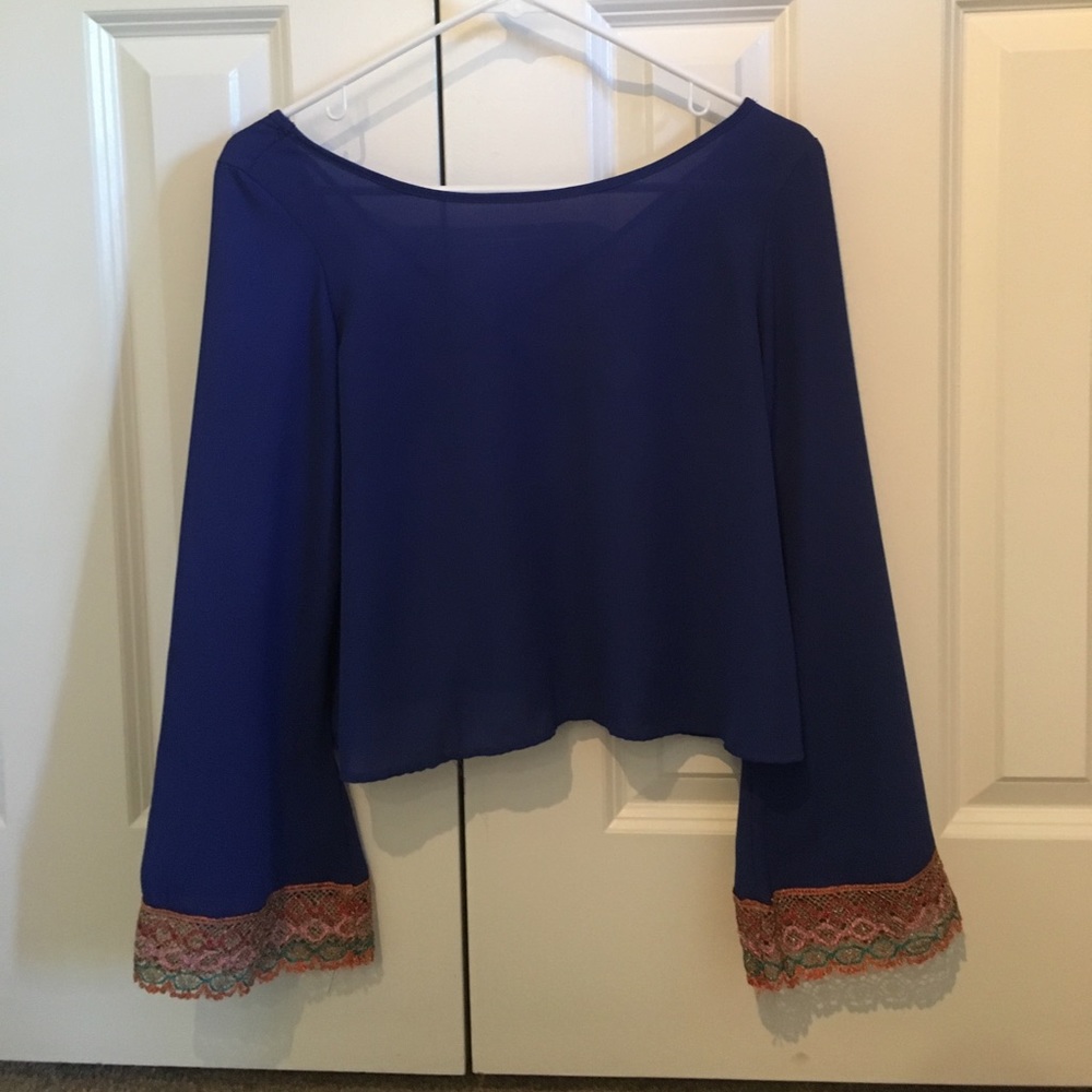 Long sleeve crop shirt