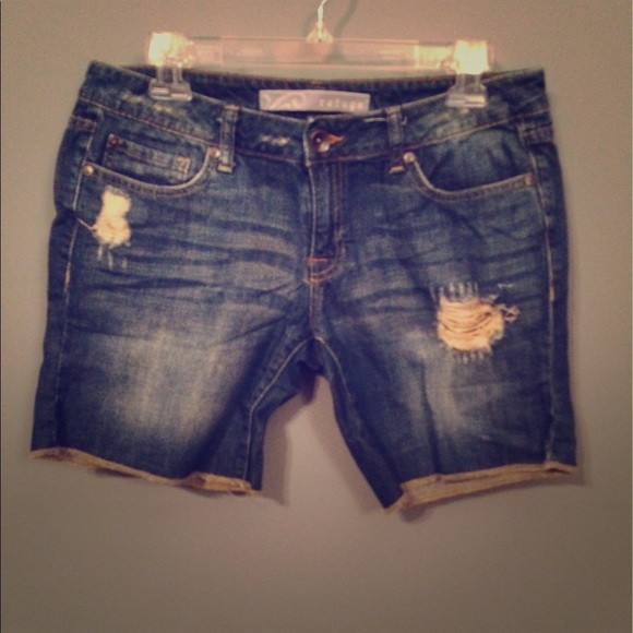 Refuge Jean Shorts💋 WORN ONCE! - Picture 1 of 2