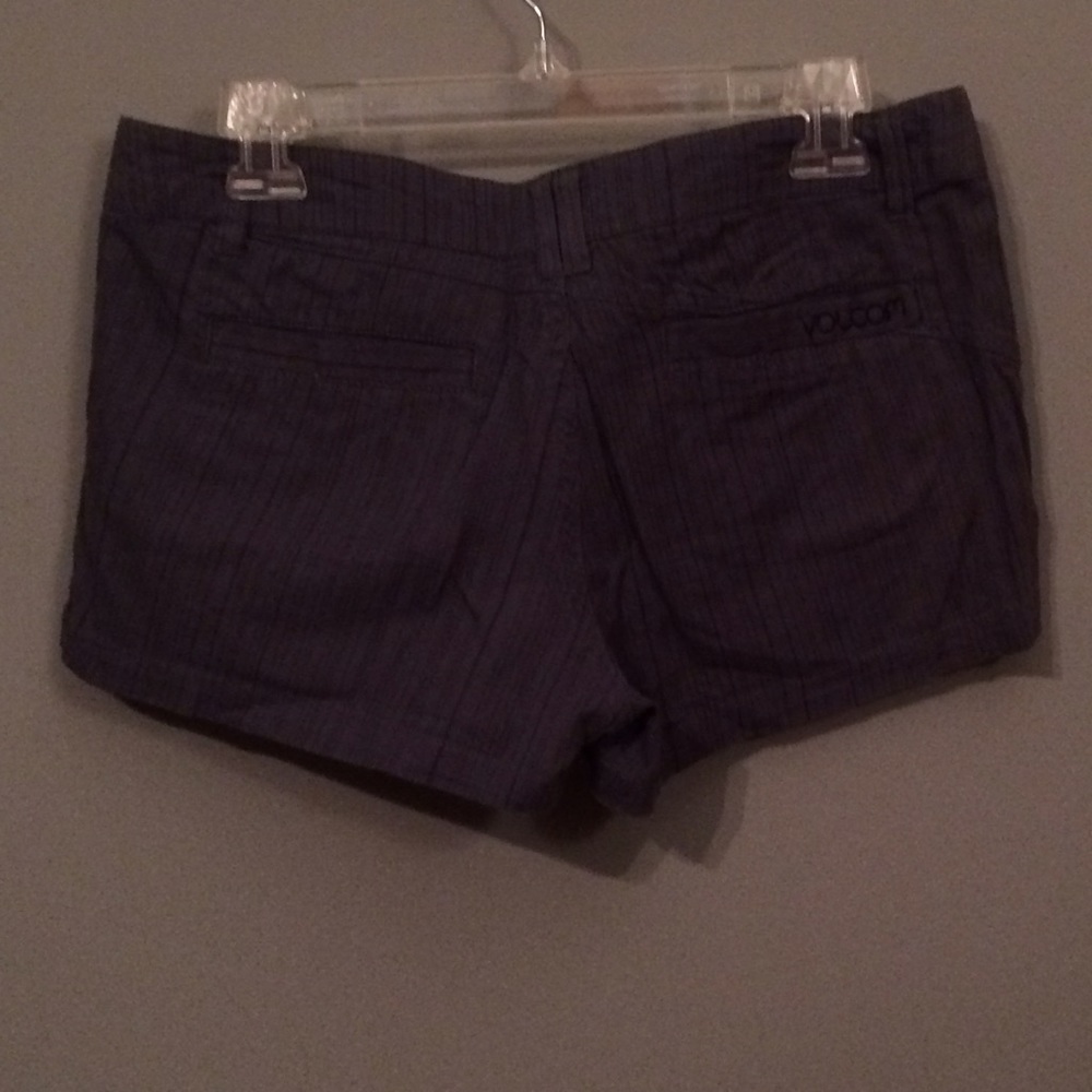 Volcom Shorts💗☀️ - Picture 2 of 2