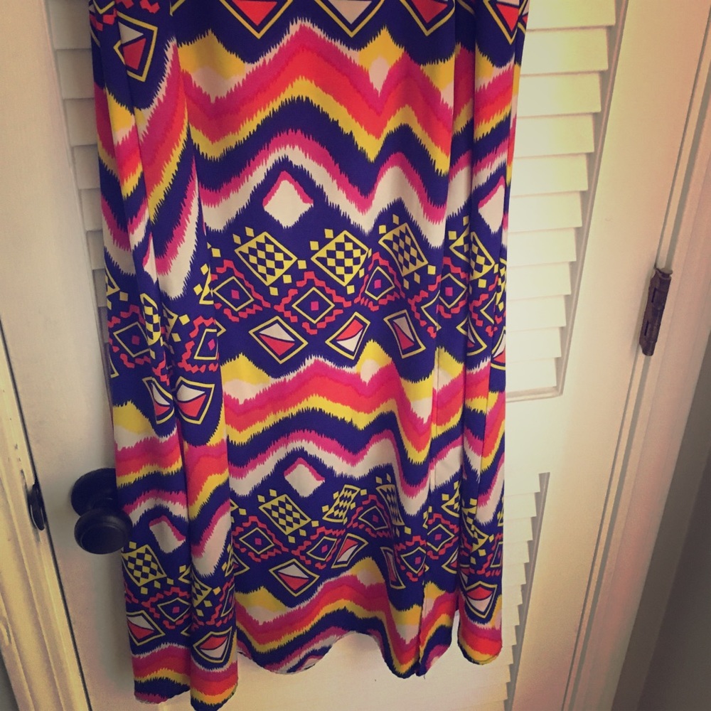 Cute patterned Maxi skirt