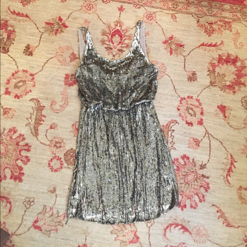 Alice and Olivia gold sequin dress. Size XS