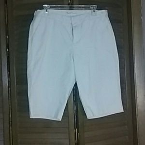 Bermuda Shorts/Capris