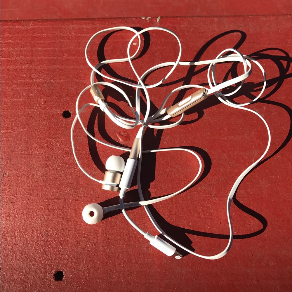 Rose gold beats
