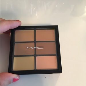 MAC pro conceal and correct palette