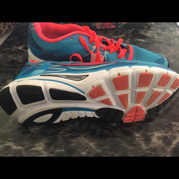 Saucony Shoes - 9.5 women's shoes