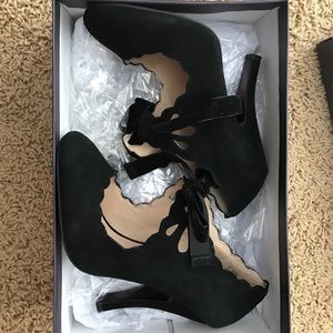 mojo moxy bettie heel in black sued SIZE 6.5