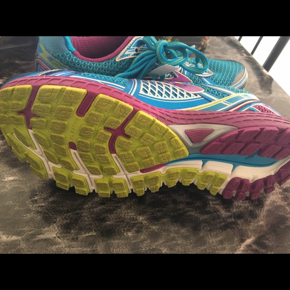 Women's shoes