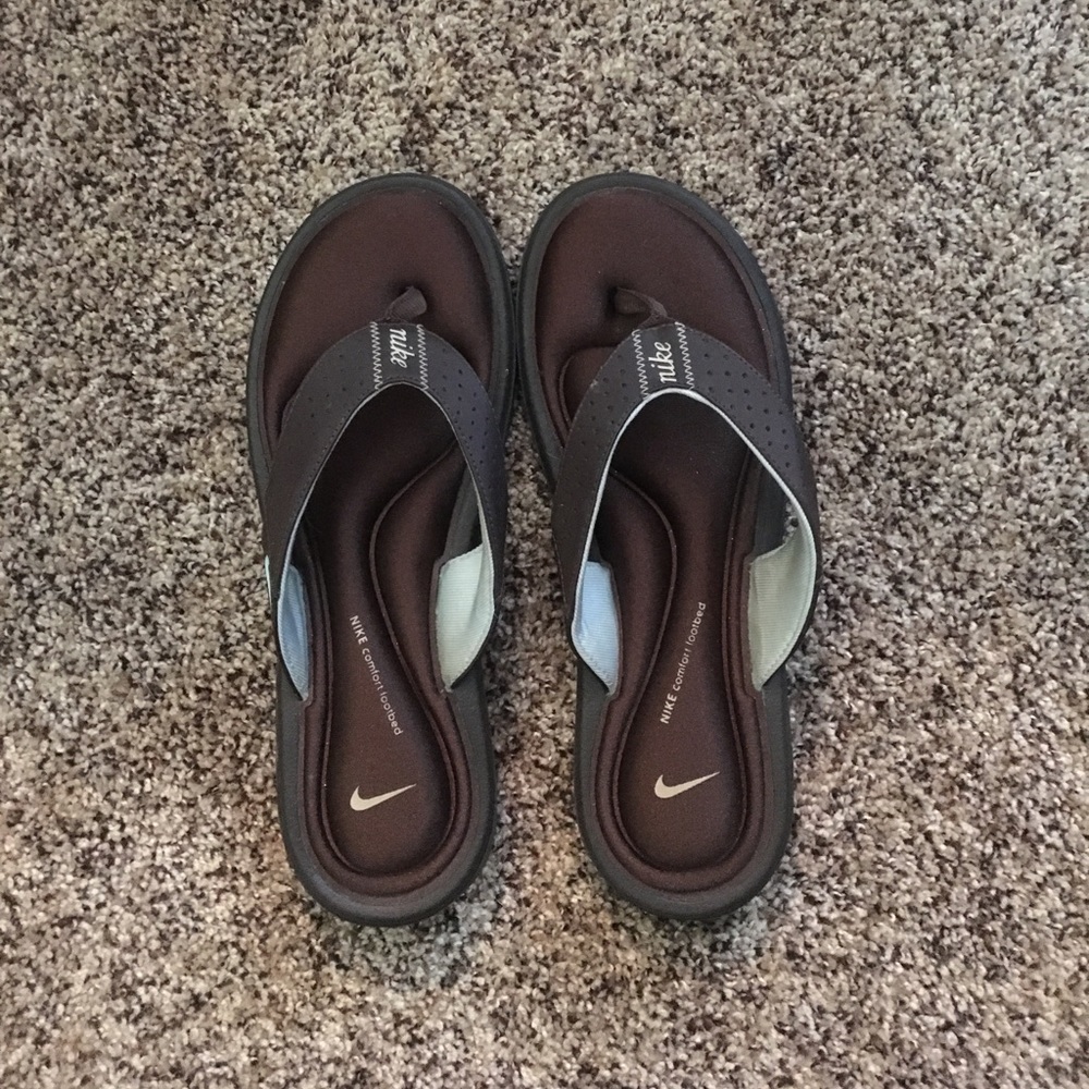 Nike flip flops