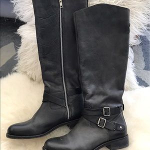 **FLASH SALE** 20% off! Hinge Black Moto Boot - 8