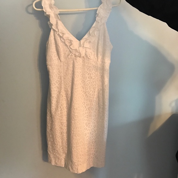 Lilly Pulitzer Dresses & Skirts - Lilly Pulitzer size 4 lace dress
