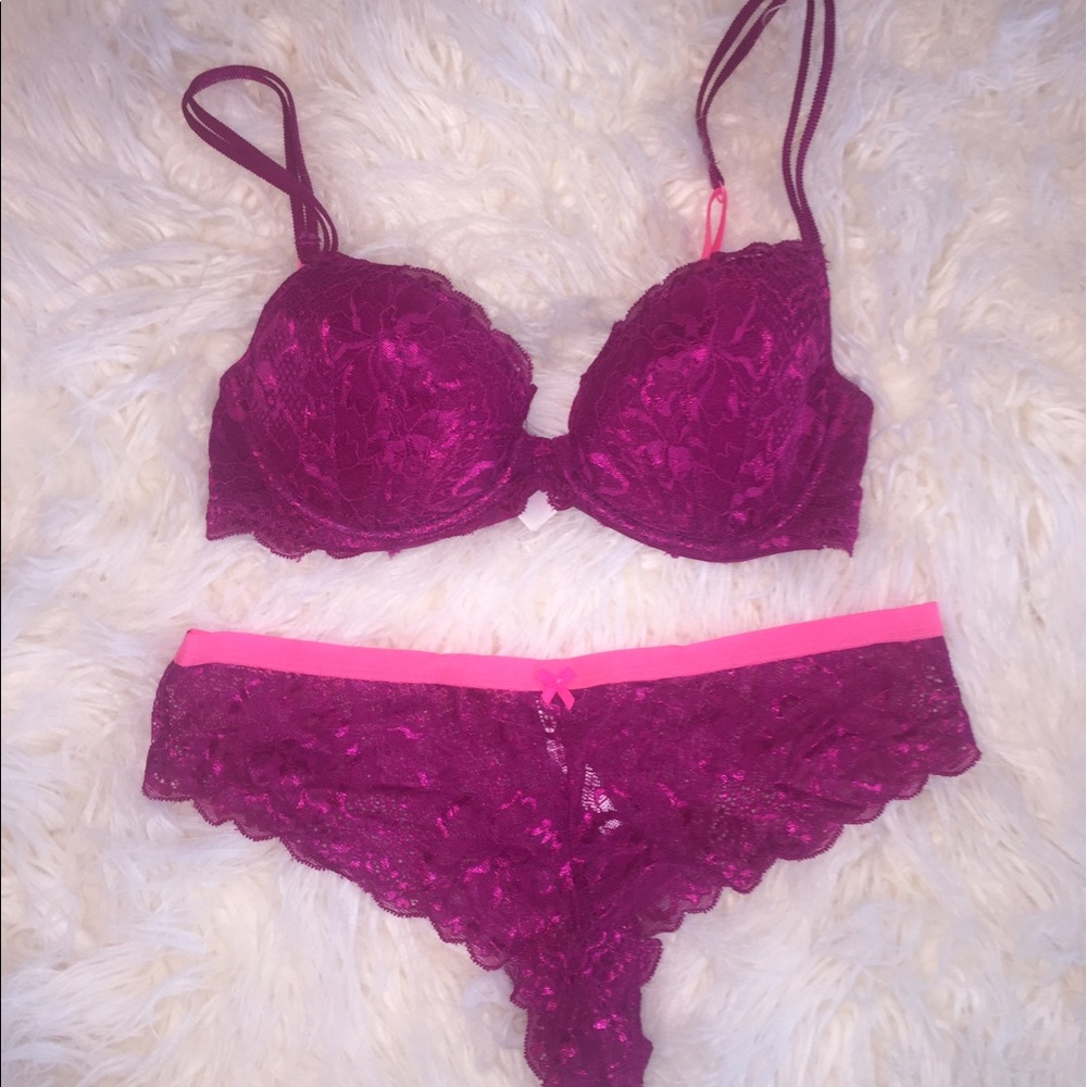 Victoria’s Secret Date Lightly Lined Demi