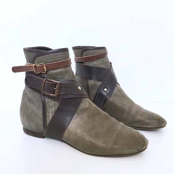 Chloe Shoes - CHLOÉ FLAT ANKLE BOOTS WARM GREY LEATHER