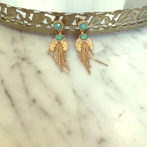 Feather dangling earrings