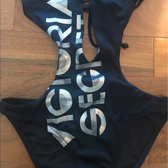 Victoria's Secret one piece bathing suit XS - Picture 6 of 6