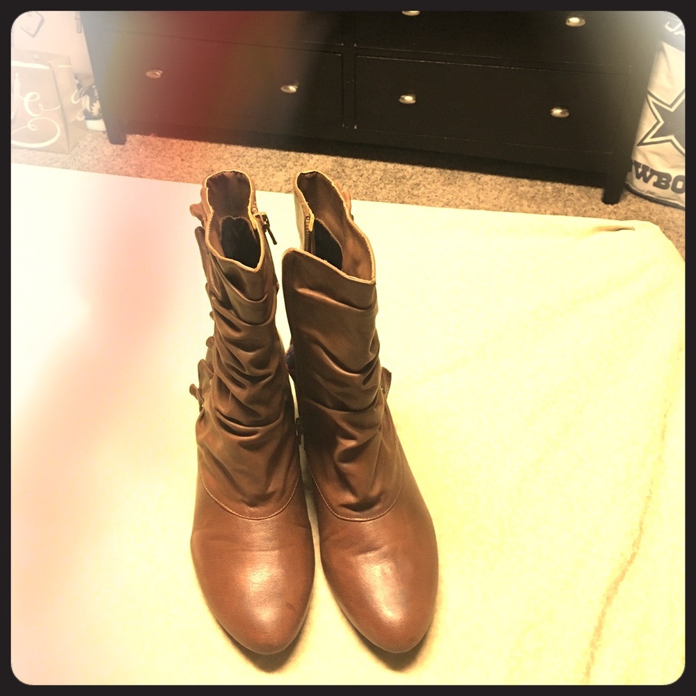 Carlos Santana boots