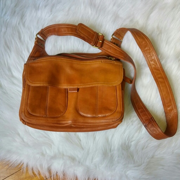 Fossil Handbags - Closet SALE ! Leather Fossil Crossbody Purse