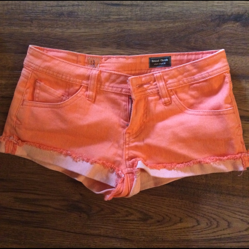 Size 3 or 26 Volcom shorts