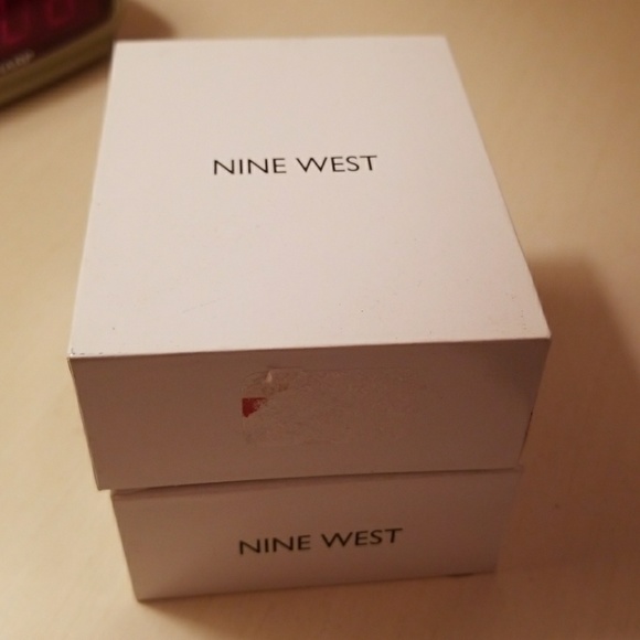 Nine West women's watch - Picture 3 of 4
