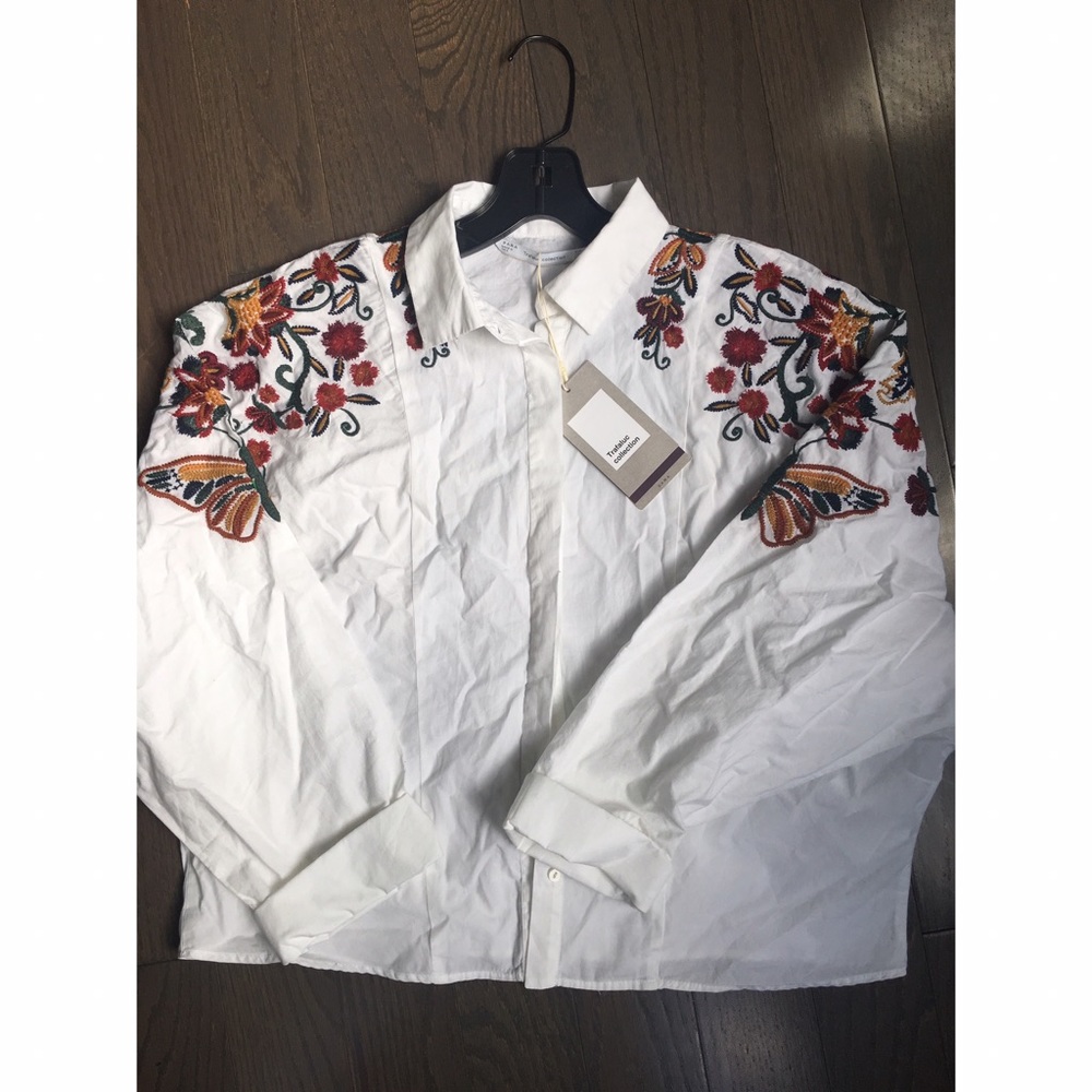 NEVER WORN ZARA BUTTERFLY EMBROIDERED BLOUSE