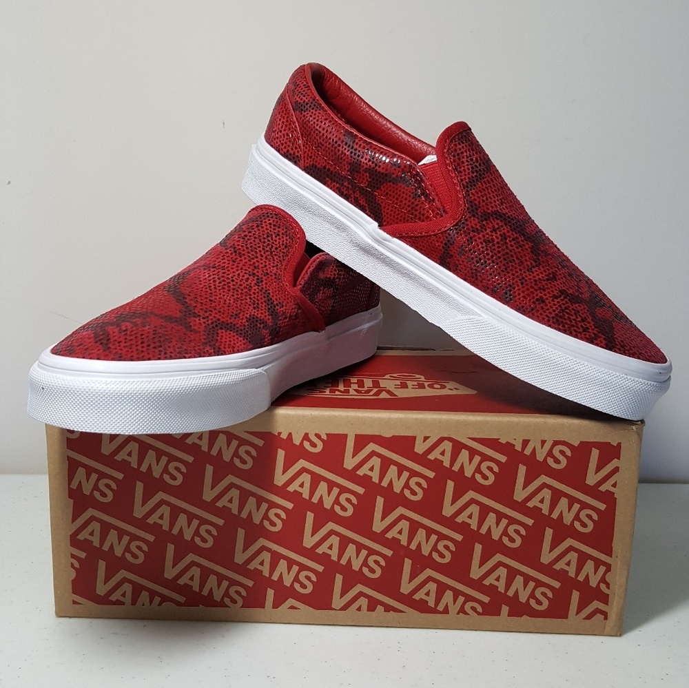 Vans Classic Slip-On Pebble Snake Sneaker