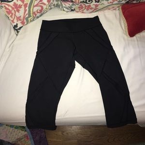 Size 6 Lululemon cropped leggings