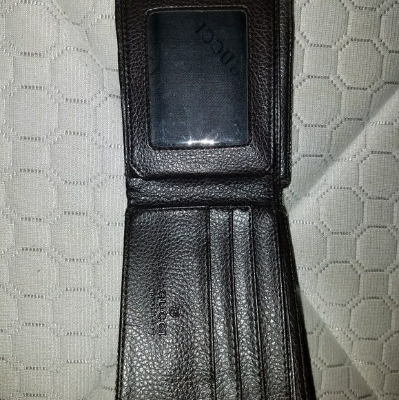 Authentic Gucci wallet, never used - Picture 2 of 3