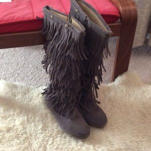 Cute and comfy 5 layer Fringe Boot