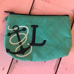 Thirty-one anchor pouch