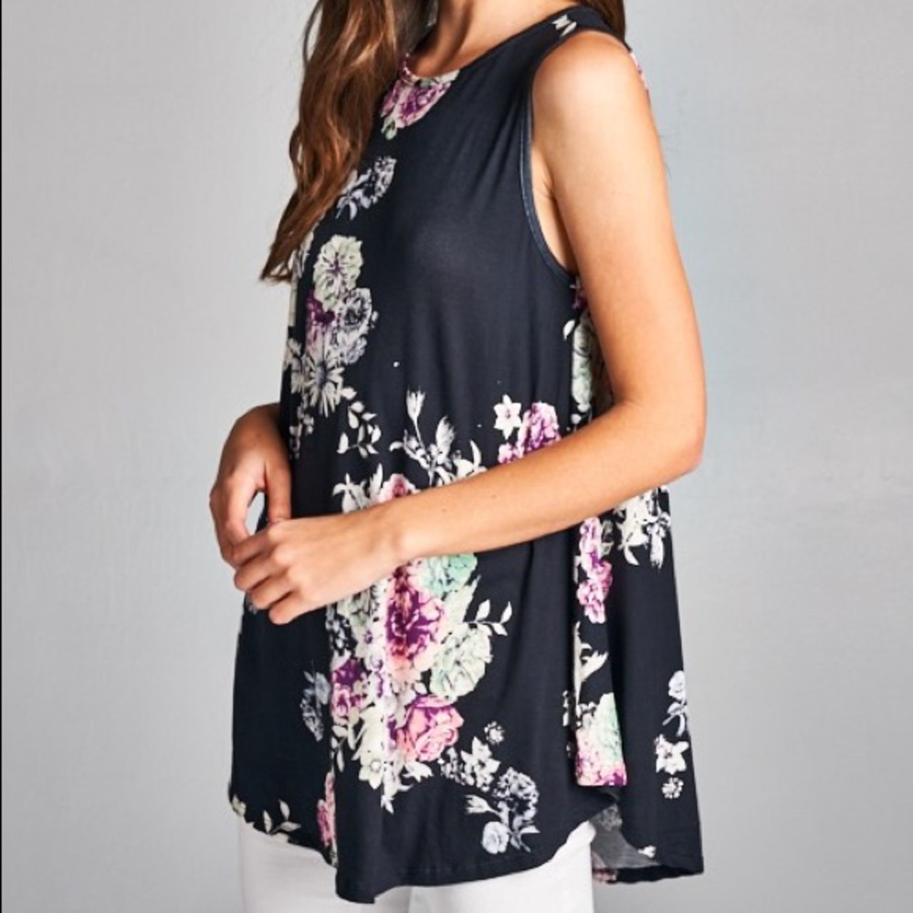 Black sleeveless floral print Boho top - Picture 5 of 5