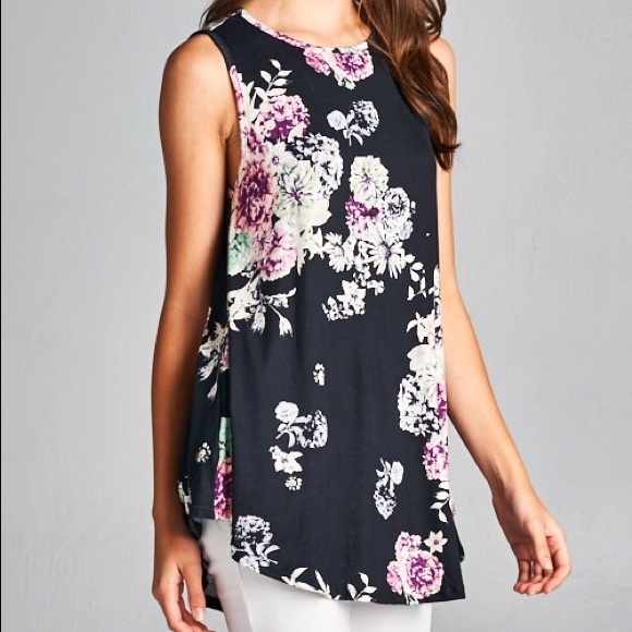 Black sleeveless floral print Boho top - Picture 2 of 5