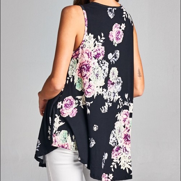 Black sleeveless floral print Boho top - Picture 4 of 5
