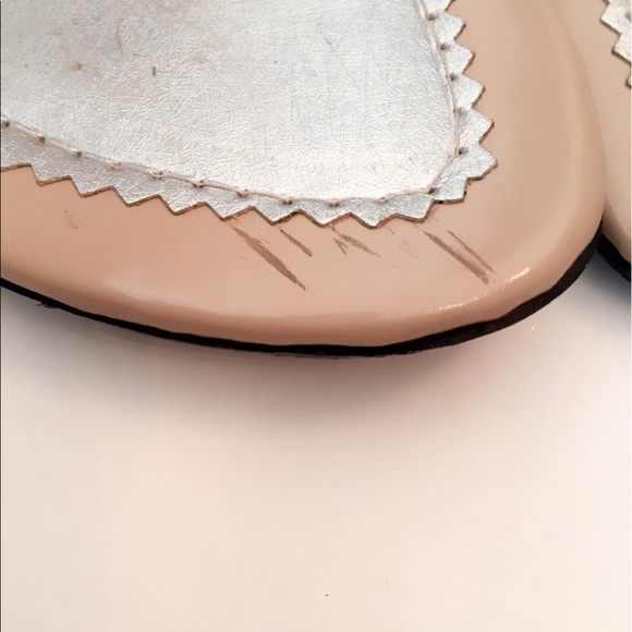 #A82 🎉HP🎉Gorgeous Silver Embellished Flats - Picture 5 of 6